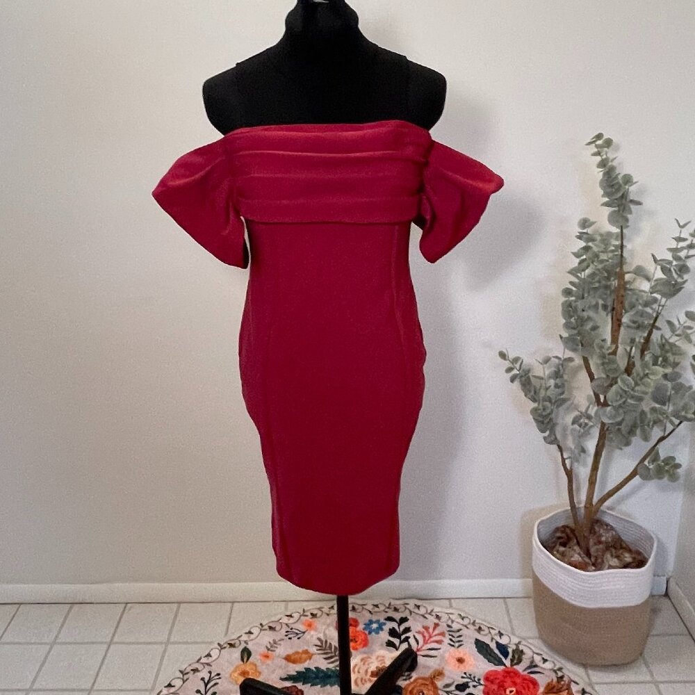 New with Tags – Sexy Strapless Midi Bodycon Dress in Deep Wine Color  Size Large